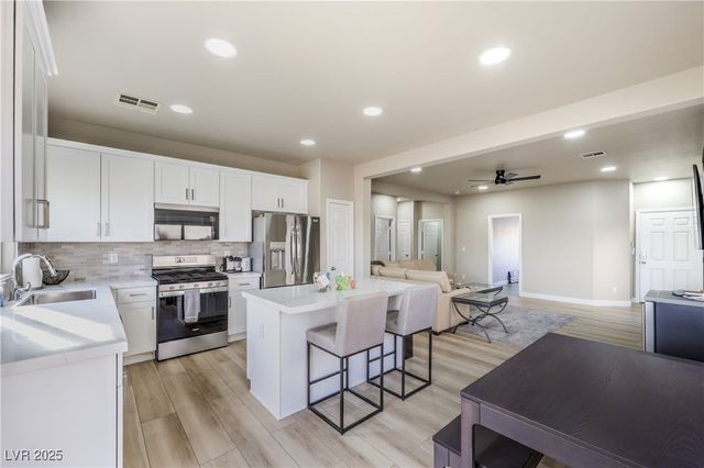 186 Shaded Peak Street, Henderson, NV 89012