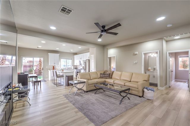 186 Shaded Peak Street, Henderson, NV 89012