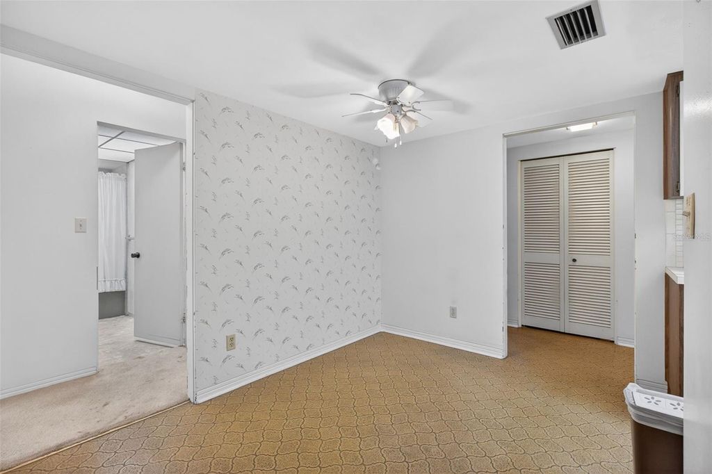 Image 19 of property listing at 13222 98TH AVENUE, Seminole, FL 33776