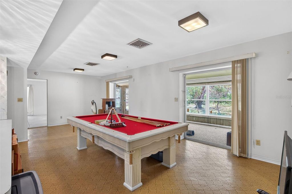 Image 21 of property listing at 13222 98TH AVENUE, Seminole, FL 33776