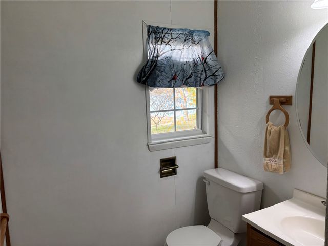 105 Still Harbor Circle, Tool, TX 75143