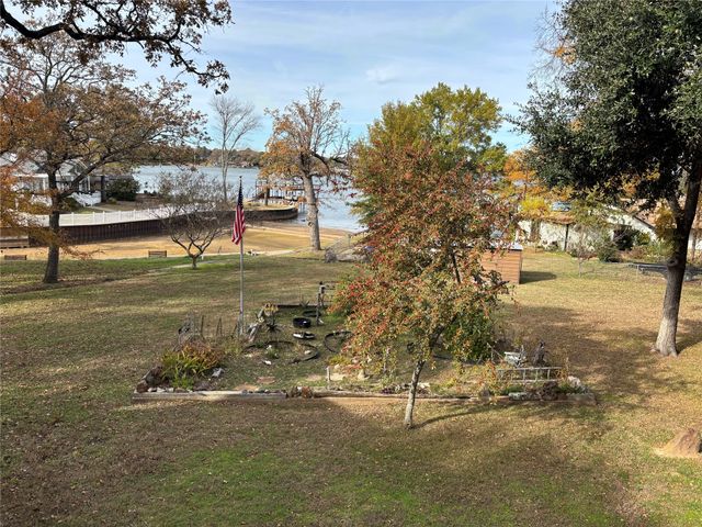 105 Still Harbor Circle, Tool, TX 75143