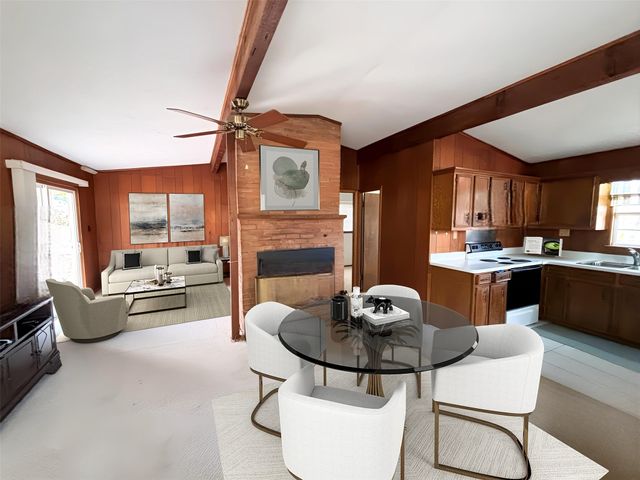 105 Still Harbor Circle, Tool, TX 75143