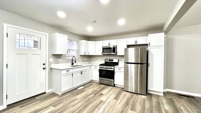 859 Foran Lane, Aurora, IL 60506