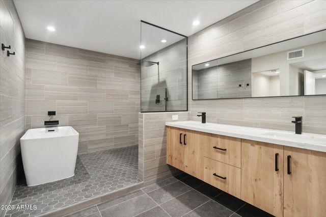 8882 N 82ND Lane, Scottsdale, AZ 85258