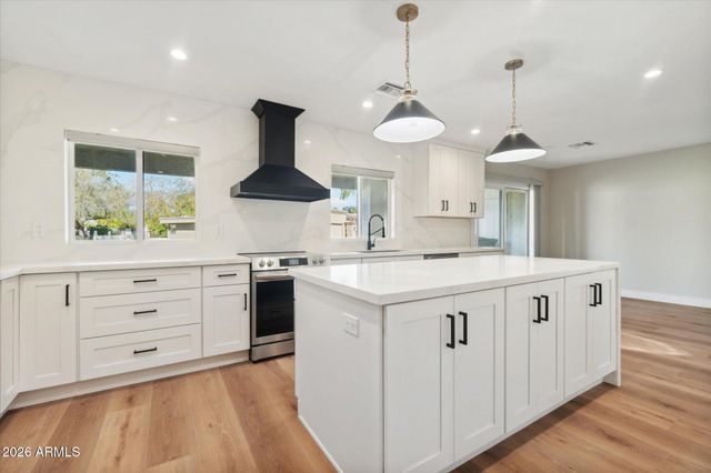 8882 N 82ND Lane, Scottsdale, AZ 85258