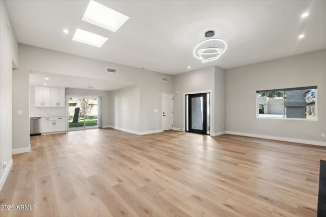 8882 N 82ND Lane, Scottsdale, AZ 85258