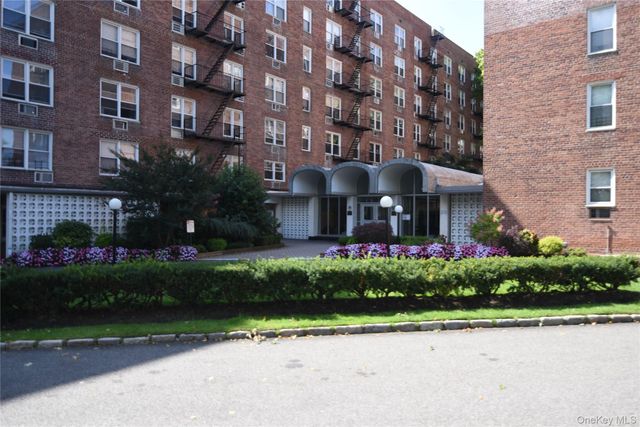 54-44 Little Neck Parkway 5U, Little Neck, NY 11362