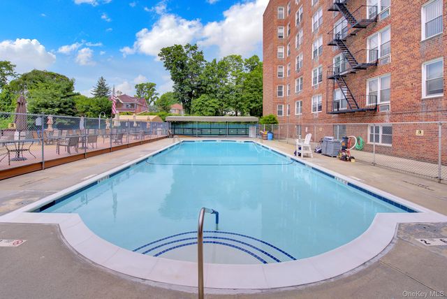 54-44 Little Neck Parkway 5U, Little Neck, NY 11362