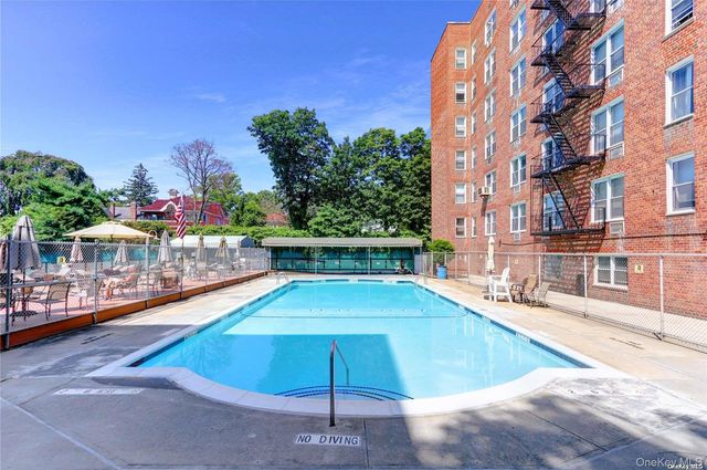 54-44 Little Neck Parkway 5U, Little Neck, NY 11362