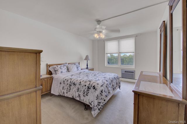 54-44 Little Neck Parkway 5U, Little Neck, NY 11362