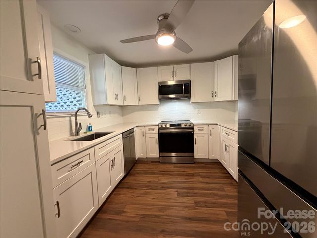 225 S Chase Street, Charlotte, NC 28207