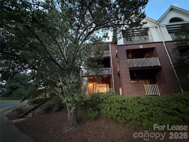 225 S Chase Street, Charlotte, NC 28207