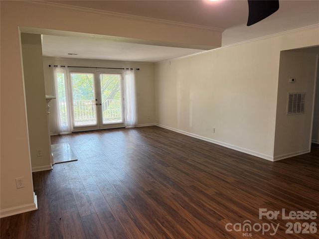 225 S Chase Street, Charlotte, NC 28207