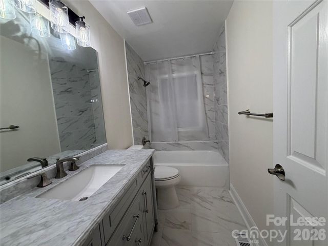 225 S Chase Street, Charlotte, NC 28207