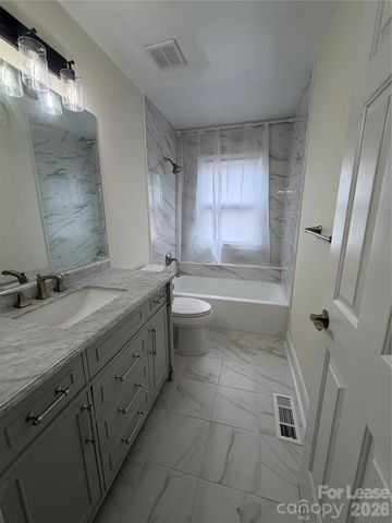 225 S Chase Street, Charlotte, NC 28207