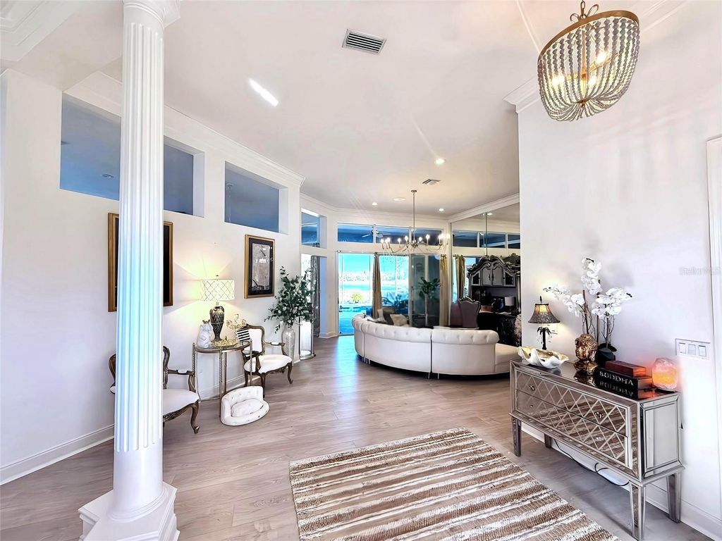 Image 20 of property listing at 405 WELLINGTON COURT, Venice, FL 34292