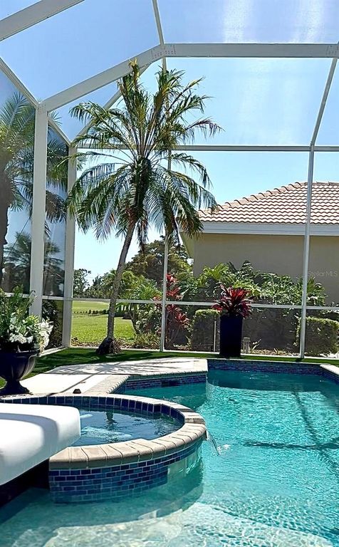 Image 27 of property listing at 405 WELLINGTON COURT, Venice, FL 34292