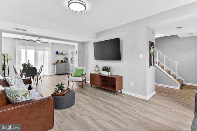 8495 KITCHENER DR, Springfield, VA 22153