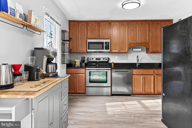 8495 KITCHENER DR, Springfield, VA 22153