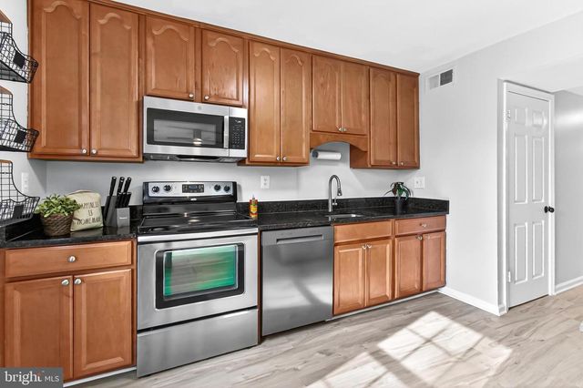 8495 KITCHENER DR, Springfield, VA 22153