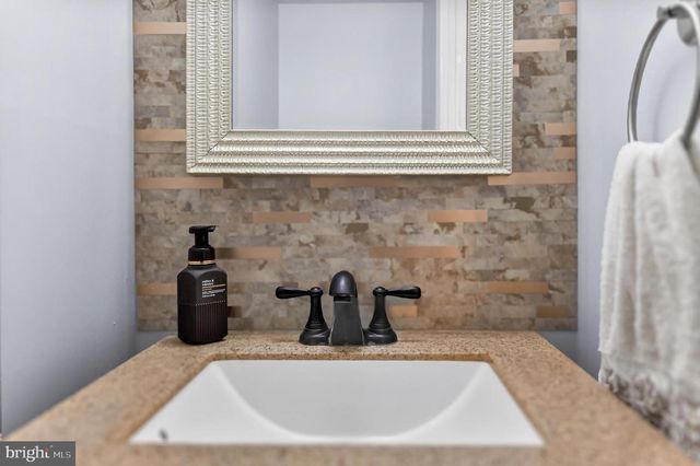 8495 KITCHENER DR, Springfield, VA 22153