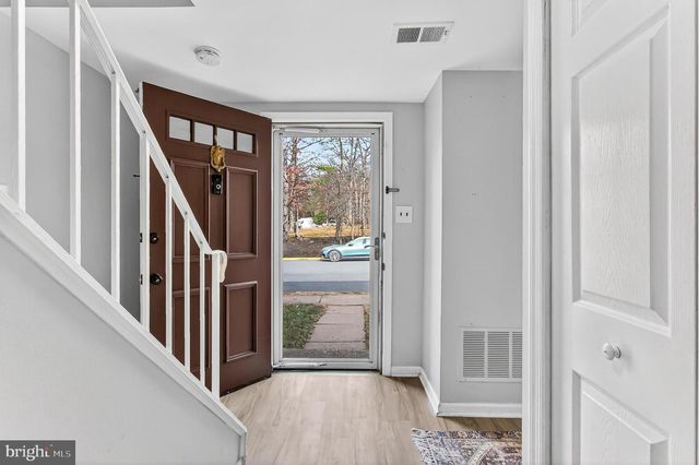 8495 KITCHENER DR, Springfield, VA 22153