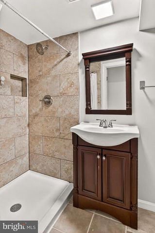 8495 KITCHENER DR, Springfield, VA 22153