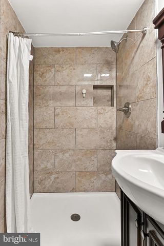 8495 KITCHENER DR, Springfield, VA 22153