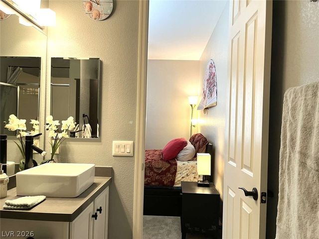 7729 Villa Gabriela Avenue, Las Vegas, NV 89131