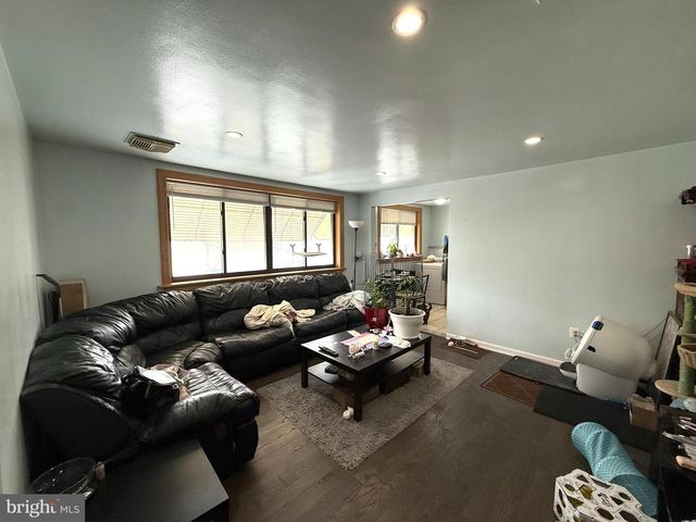2555 S JESSUP ST, Philadelphia, PA 19148