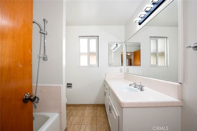 3737 E 2nd 101, Long Beach, CA 90803