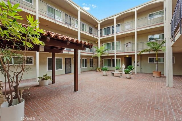 3737 E 2nd 101, Long Beach, CA 90803