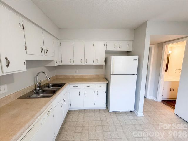 4726 Old Lantern Way, Charlotte, NC 28212