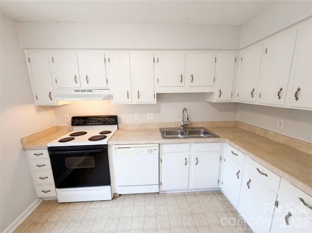 4726 Old Lantern Way, Charlotte, NC 28212