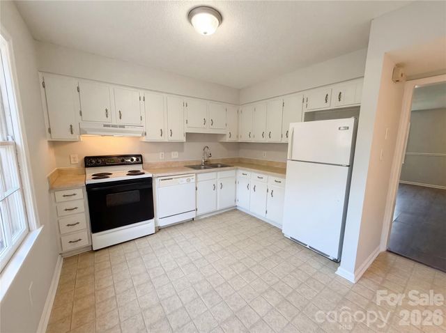 4726 Old Lantern Way, Charlotte, NC 28212