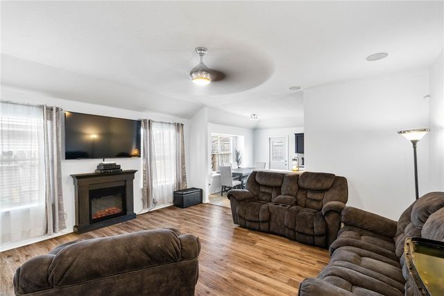 7906 Wolf Dr, Corpus Christi, TX 78414