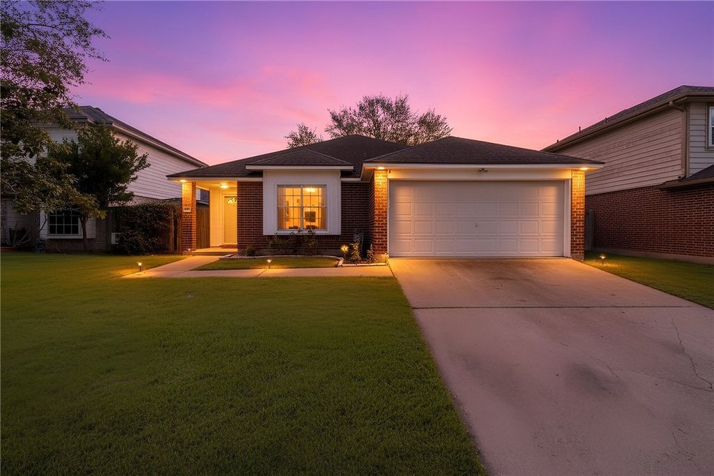 7906 Wolf Dr, Corpus Christi, TX 78414