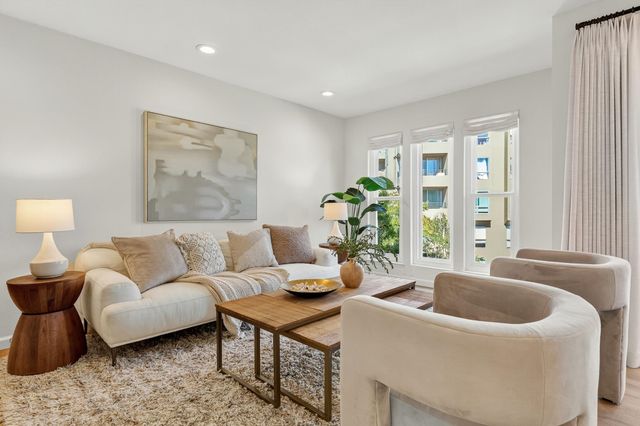 5335 Broadway Ter 301, Oakland, CA 94618