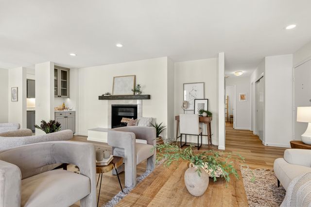 5335 Broadway Ter 301, Oakland, CA 94618