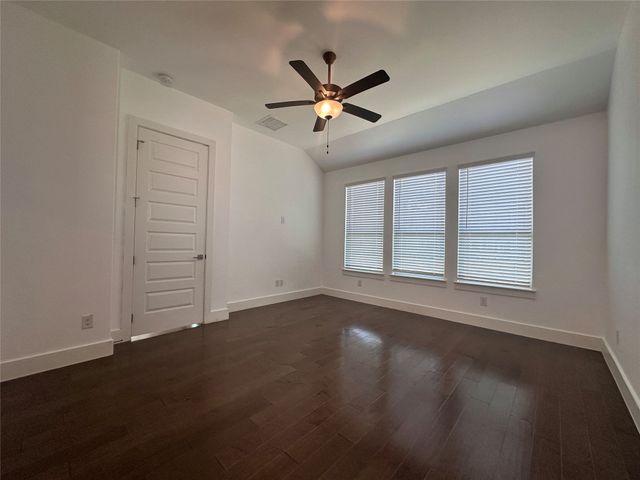 2609 Chevy Chase Drive, Denton, TX 76207