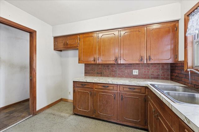 1709 Robin Avenue, Orange, TX 77632