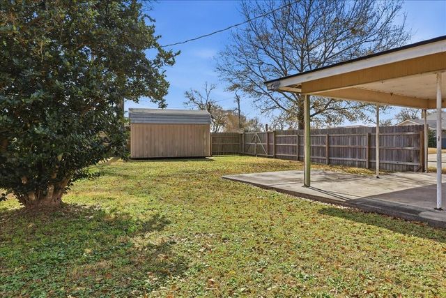 1709 Robin Avenue, Orange, TX 77632