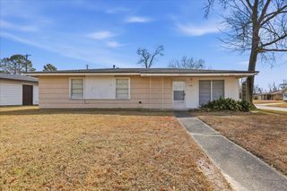 1709 Robin Avenue, Orange, TX 77632