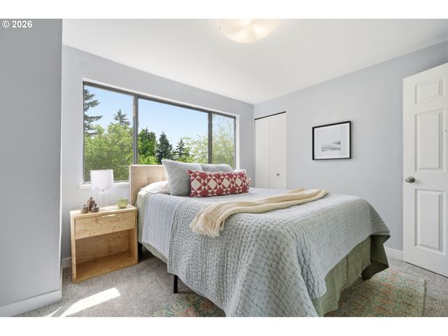 358 CERVANTES Cir, Lake Oswego, OR 97035
