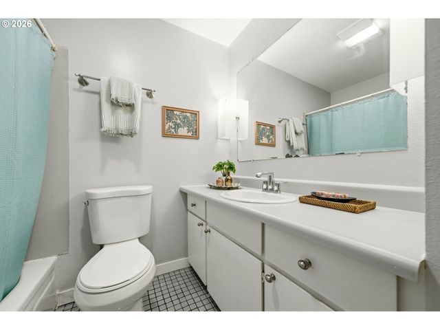 358 CERVANTES Cir, Lake Oswego, OR 97035