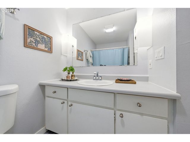 358 CERVANTES Cir, Lake Oswego, OR 97035
