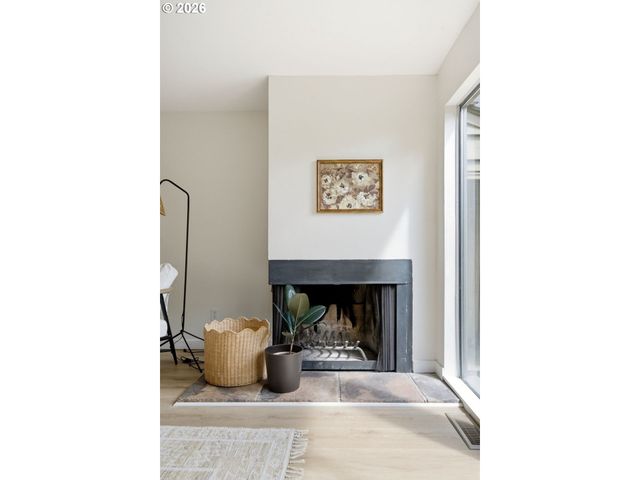 358 CERVANTES Cir, Lake Oswego, OR 97035