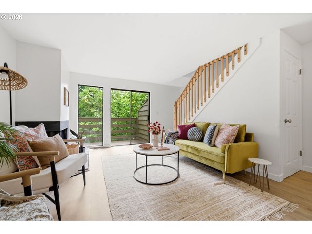 358 CERVANTES Cir, Lake Oswego, OR 97035