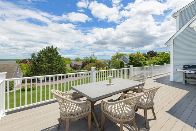 116 Gideon Lawton Lane, Portsmouth, RI 02871